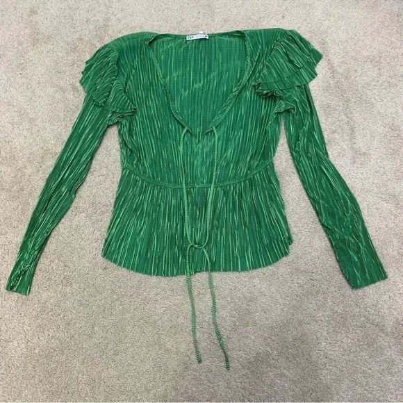 Zara green ruffle pleated V-Neck long sleeve blouse Sz M NWT - Picture 4 of 10